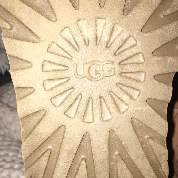 UGGS - Picture 7 of 8